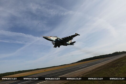 22/22 000022_719e7eeb621b14674325818700222878_295161.jpg