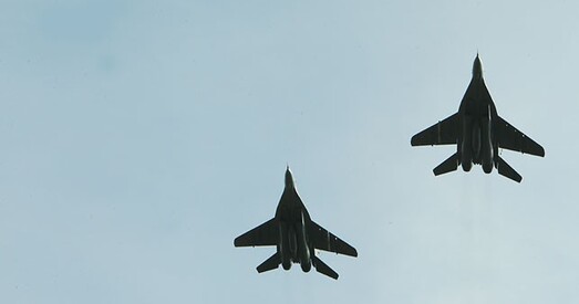 Як на трасу Мінск—Магілёў сядалі ваенныя самалёты (фота)
