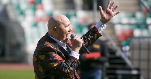 «Усё з-за палітыкі». У Instagram выдалілі акаўнты артыста Саладухі і дэпутаткі Васілевіч