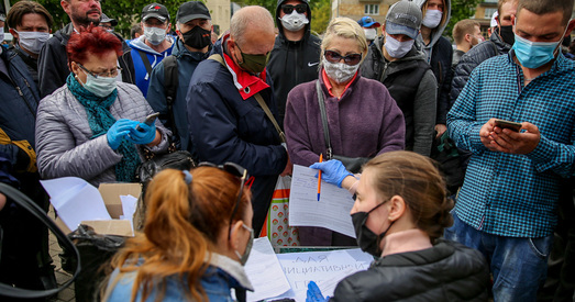 На пікеце блогера Ціханоўскага ўтварылася вялікая чарга