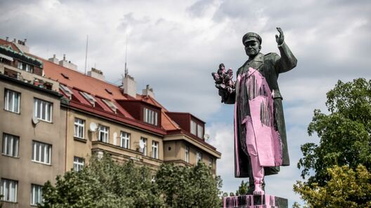 Помнік маршалу Коневу Помнік маршалу Коневу