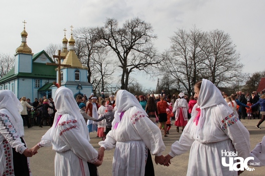 Велікодны карагод “Стрылка” ў в.
Бездзеж Драгічынскага р., 2015 г. Велікодны карагод “Стрылка” ў в.
Бездзеж Драгічынскага р., 2015 г.