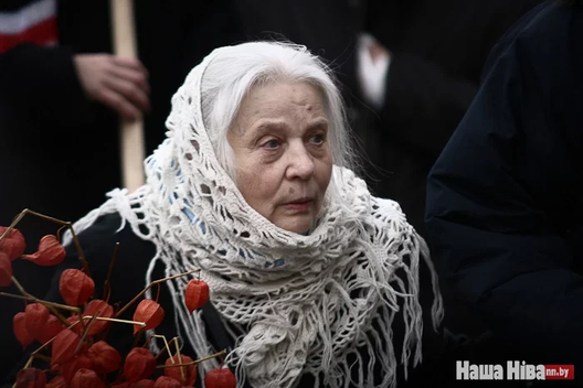 Мая Кляшторная, дачка расстралянага паэта, якая здолела вярнуцца на Радзіму і адрадзіць памяць пра бацьку. Фота: Наша Ніва Мая Кляшторная, дачка расстралянага паэта, якая здолела вярнуцца на Радзіму і адрадзіць памяць пра бацьку. Фота: Наша Ніва