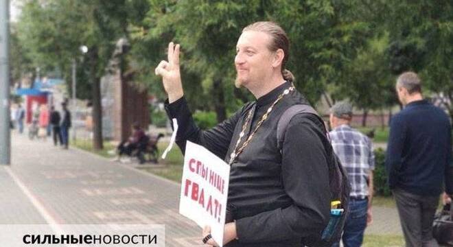 Святар Уладзімір Драбышэўскі: «Цяпер ведаю пра што пісаць палітвязням» Святар Уладзімір Драбышэўскі: «Цяпер ведаю пра што пісаць палітвязням»