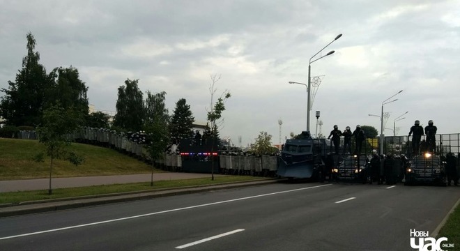 Ператварэнне рэжыму Лукашэнкі ў вайсковую хунту робіць яго цалкам ручным і залежным ад Расіі Ператварэнне рэжыму Лукашэнкі ў вайсковую хунту робіць яго цалкам ручным і залежным ад Расіі