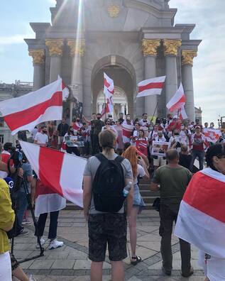 Акцыя салідарнасці ў Кіеве. Фота з фэйсбука Юліі Паляшчук Акцыя салідарнасці ў Кіеве. Фота з фэйсбука Юліі Паляшчук