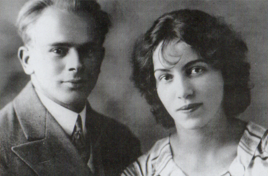 Ян Скрыган з першай жонкай Галінай. Фота з адкрытых крыніц Ян Скрыган з першай жонкай Галінай. Фота з адкрытых крыніц