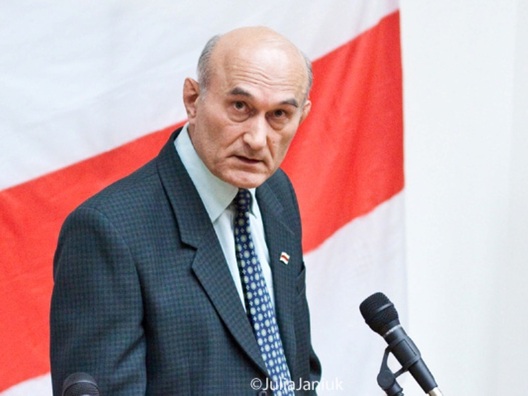 12021402_1.jpg 12021402_1.jpg