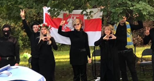 Беларусы Амерыкі зладзілі літаратурныя чытанні п'есы Курэйчыка пра нашу мірную рэвалюцыю (фота)