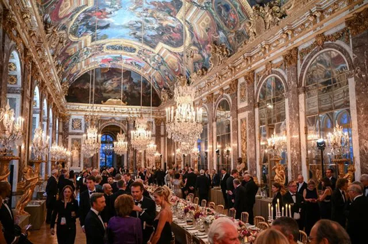 Вячэра ў Версалі ў гонар Карла ІІІ. Getty Images Вячэра ў Версалі ў гонар Карла ІІІ. Getty Images