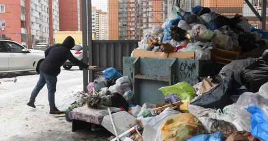 «Тут адходы і г#ўнішча». Паглядзіце, колькі снегу і смецця сёлета ў Пецярбургу. Пра гэта нават спявае Шнур (фота, відэа)