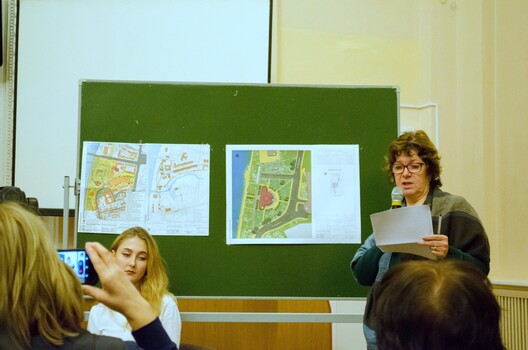 Выступае Алена Сцяпанава Выступае Алена Сцяпанава