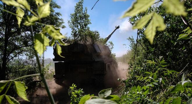 319-ты дзень вайны. «Расія гатовая бегчы з Крыма, яна яшчэ не выйшла са стану алкагольнага ап'янення 319-ты дзень вайны. «Расія гатова бегчы з Крыма, яна яшчэ не выйшла са стану алкагольнага ап'янення»