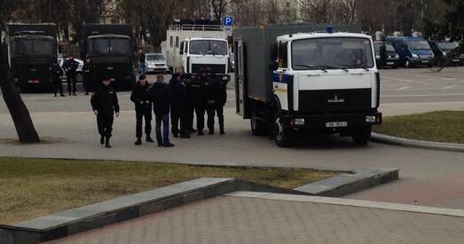 Падыходы да месца збору ўдзельнікаў акцыі з нагоды Дня Волі ў Мінску блакаваныя сілавікамі