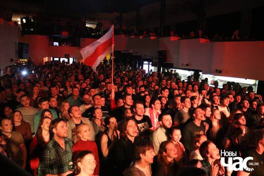 21/21 18405318_10212865286728417_981245662_o_logo.jpg