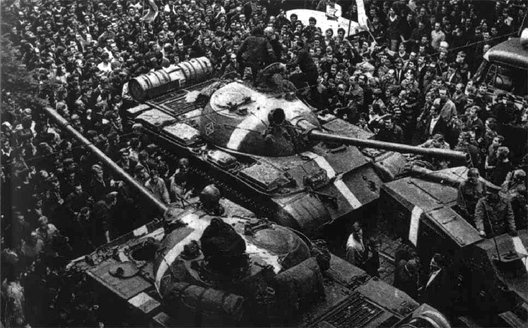 Танкі на вуліцах Прагі 1968 Танкі на вуліцах Прагі 1968