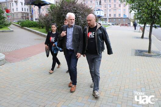 4/13 19724186_10213460875377761_562518782_o_logo.jpg