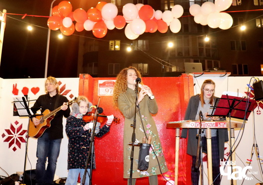 4/4 1_ploszcza_peremen_fota_aleha_hruszeckaha_novy_czas__7__logo.jpg