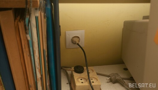 Разетка, якую замянілі. Фота — Васіль Малчанаў/Белсат Разетка, якую замянілі. Фота — Васіль Малчанаў/Белсат