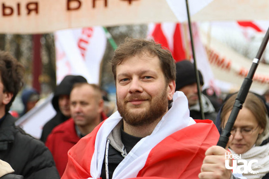 16/32 20181028_img_5985_logo.jpg