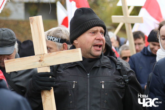 30/32 20181028_img_6271_logo.jpg