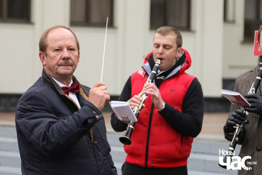 11/27 20181107_img_6916_logo.jpg