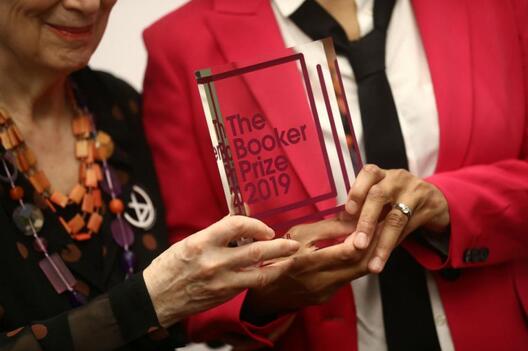 2/4 2019_10_14t222351z298326563rc1479ba1e80rtrmadp3awards_booker.jpg