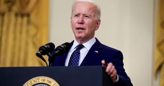 Джо Байдэн выступіў з нагоды развароту самалёта «Ryanair» у Мінск і арышту Рамана Пратасевіча