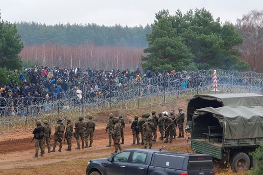 Мігранцкі крызіс на мяжы з Беларуссю 2021 года. Фота з bangkokbook.ru Мігранцкі крызіс на мяжы з Беларуссю 2021 года. Фота з bangkokbook.ru
