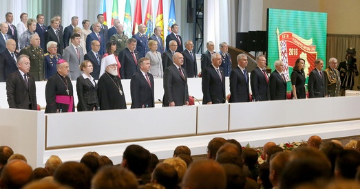 «Мяне ніхто нікуды не запрашаў»: дэлегаты УНС даведваюцца пра сваю місію ад журналістаў