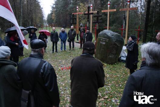 10/13 22829769_10214502587779920_4880035471514911682_o_logo.jpg