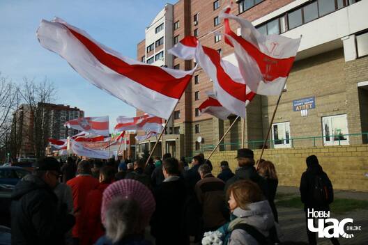 1/25 23269919_10214558517778135_1655220221_o_logo.jpg