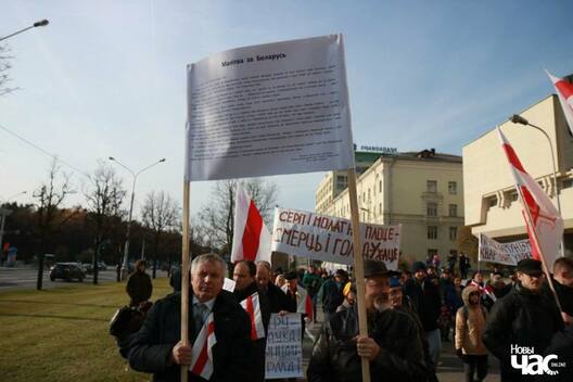 5/11 23313403_10214557649916439_670200553_o_logo_1.jpg