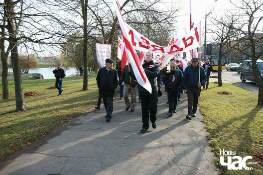 4/7 23315907_10214557783919789_286461969_n_logo.jpg