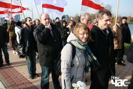 17/21 23336107_10214557683117269_1190072702_o_logo.jpg