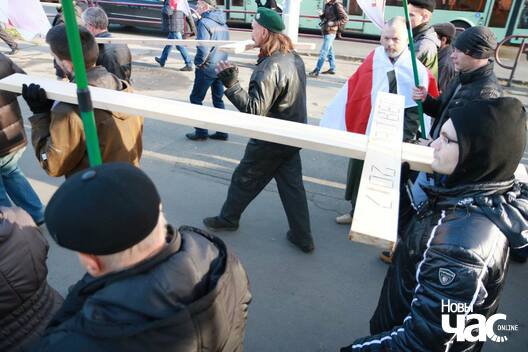 10/25 23336466_10214558509297923_1346690636_o_logo.jpg