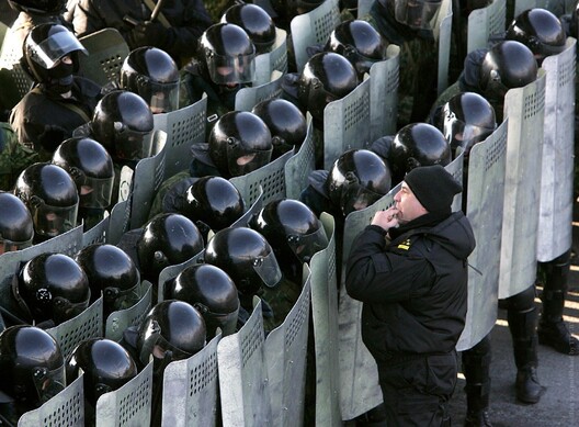 23_vybory_2006_reuters_rtr17mf4.jpg 23_vybory_2006_reuters_rtr17mf4.jpg