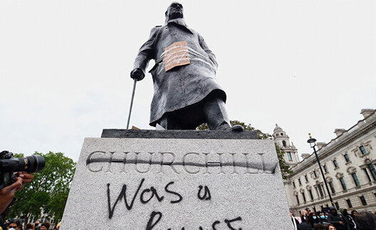 Помнік Чэрчылю, апаганены вандаламі Помнік Чэрчылю, апаганены вандаламі