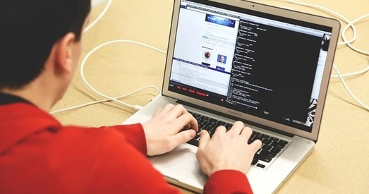 Хакерская атака на дзяржсайты Украіны ажыццявіла Расія — эксперты