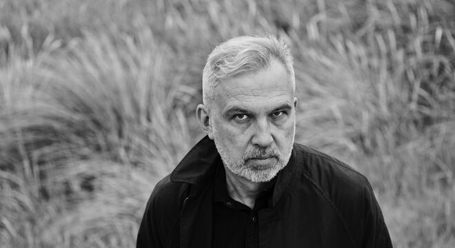 Пісьменьнік Альгерд Бахарэвіч: «Беларусы сёньня — гэта людзі з пашпартамі, але безь дзяржавы» Пісьменьнік Альгерд Бахарэвіч: «Беларусы сёньня — гэта людзі з пашпартамі, але безь дзяржавы»