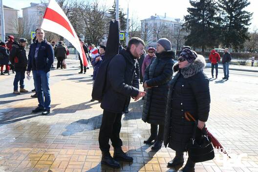 6/19 29391268_10215776016334838_1122026903_o_logo.jpg