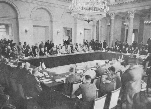 Падпісаньне дамовы ў 1955 годзе Падпісаньне дамовы ў 1955 годзе