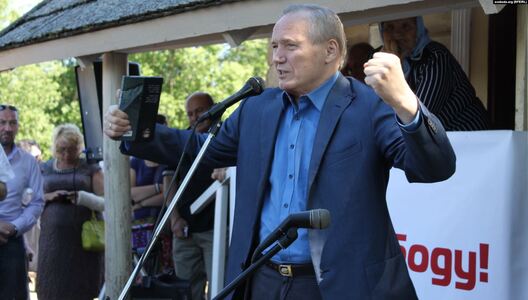 У вёсцы Бычкі на Вушаччыне, на радзіме Васіля Быкава У вёсцы Бычкі на Вушаччыне, на радзіме Васіля Быкава