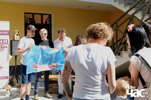 2/14 32349890_1708824505854000_745412383337349120_n_logo.jpg