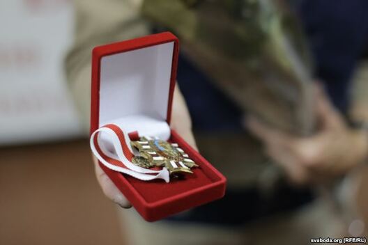 Памятны знак імя Віктара Івашкевіча Памятны знак імя Віктара Івашкевіча