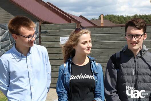 22/25 34467341_1732122113524239_1012062842339196928_n_logo.jpg