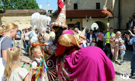 14/35 34728530_1734379563298494_1776064784731471872_n_logo_1_logo.jpg