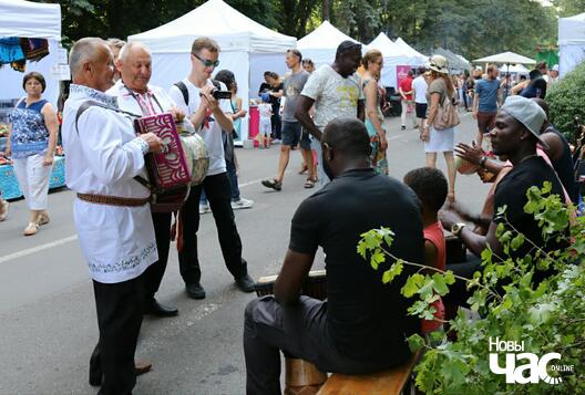 2/10 34822139_1736531599749957_1080440306534449152_n_logo.jpg