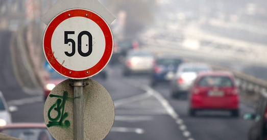 Ва Украіне зніжаная хуткасць руху транспарту у населеных пунктах да 50 км/г