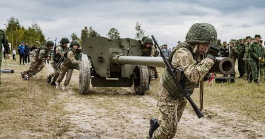 Мінабароны і БРСМ у гульнявой форме навучае будучых «апалчэнцаў»?